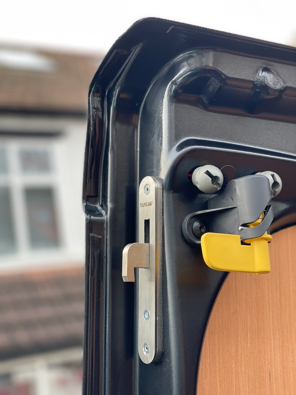 Renault Trafic high barn door hooklock