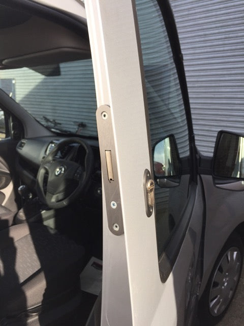 Fiat Doblo drivers door deadlock