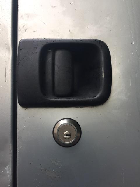 Nissan Interstar rear door slamlock