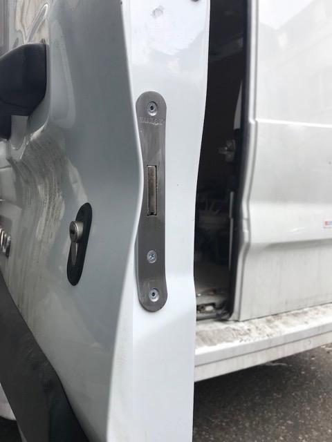 Renault Trafic glazed rear door deadlock