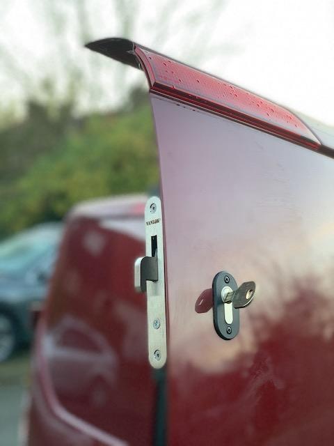 Transit Custom twin rear door high hooklock