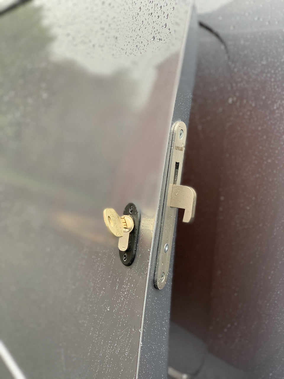 citroen-dispatch-hooklocks-vanlocker-van-security-experts-uk