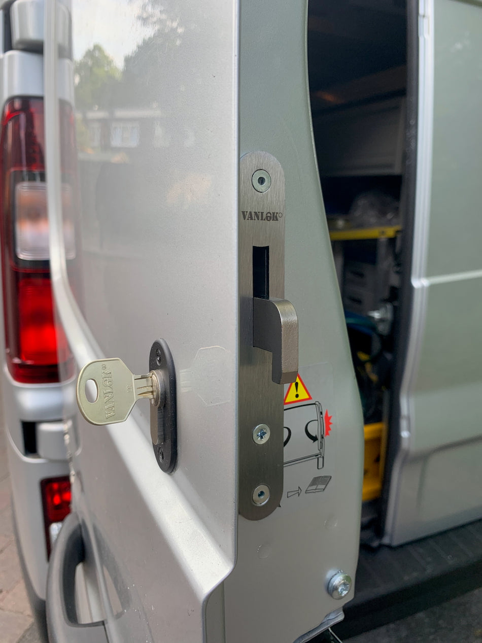 Nissan Primastar twin rear door hooklock