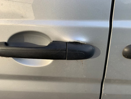 Attacked Vito sliding door handle