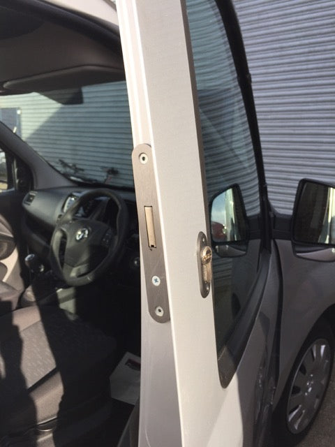 Fiat Doblo drivers door deadlock