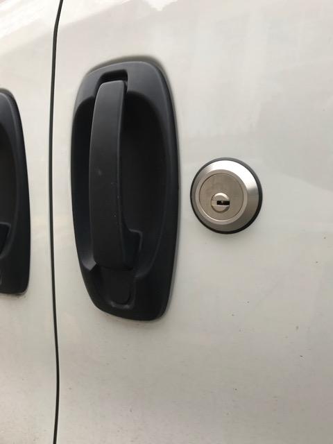 Fiat Doblo sliding door slamlock