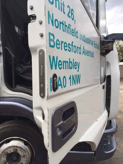 Ford Cargo deadlocks