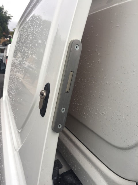 Hyundai i-Load Deadlocks