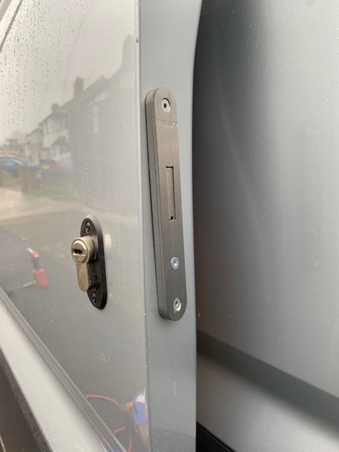 MAN TGE sliding door deadlock