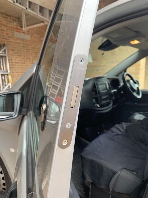 New Mercedes Vito cab door deadlock