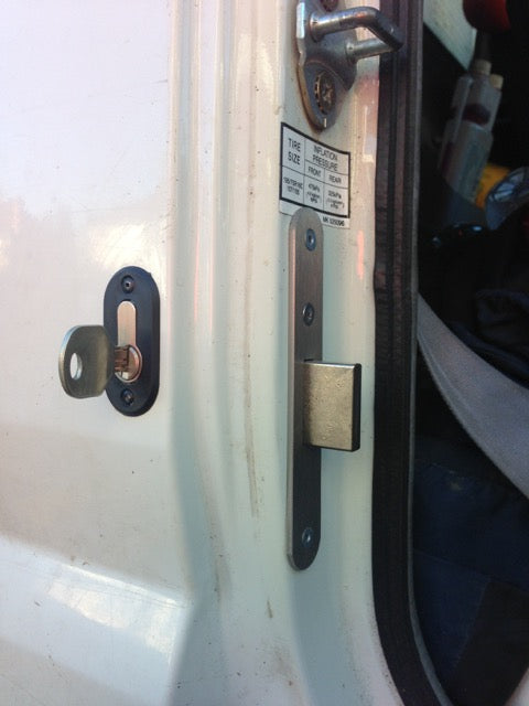 Mitsubishi Canter | Deadlocks