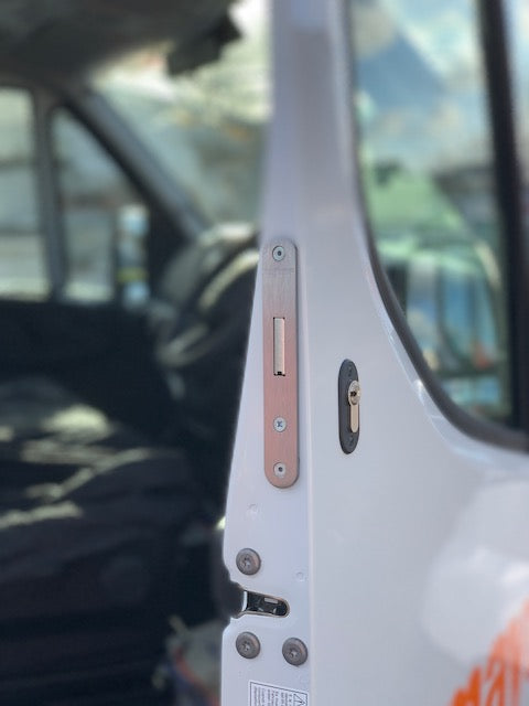 NEW Iveco daily cab door deadlock