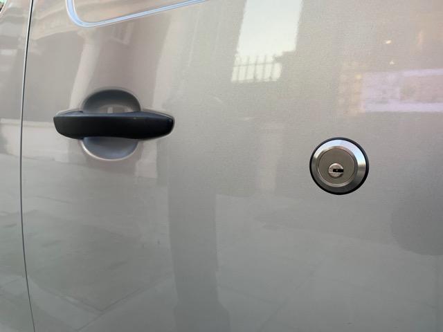 New Toyota Proace sliding door slamlock