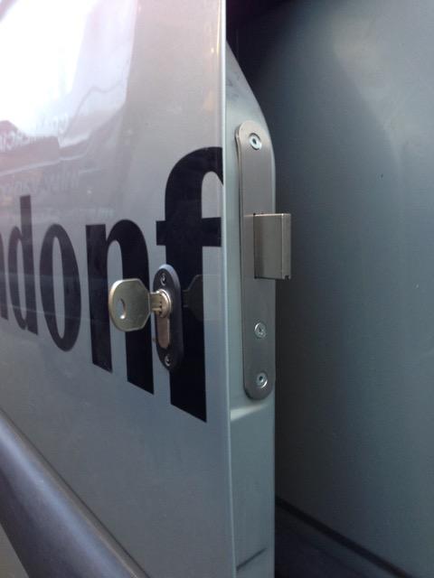 Nissan Interstar sliding door deadlock