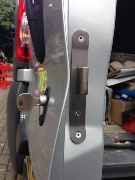 Nissan Primastar glazed rear door deadlock