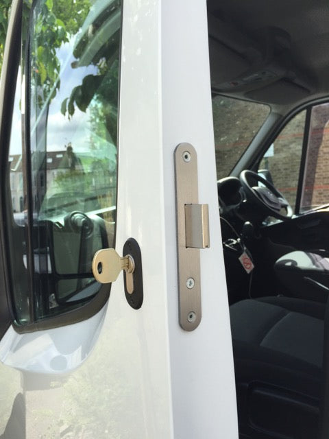 Renault Master cab door deadlock