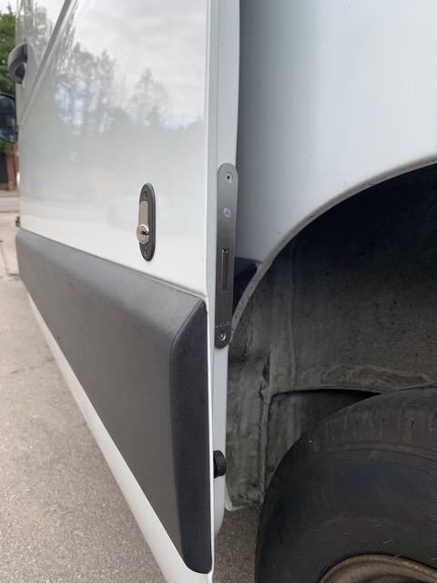 Renault Master glazed sliding door deadlock