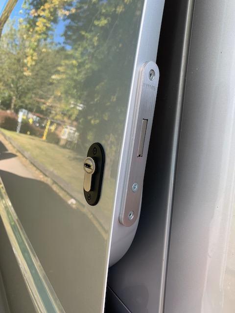 Renault Trafic sliding door deadlock