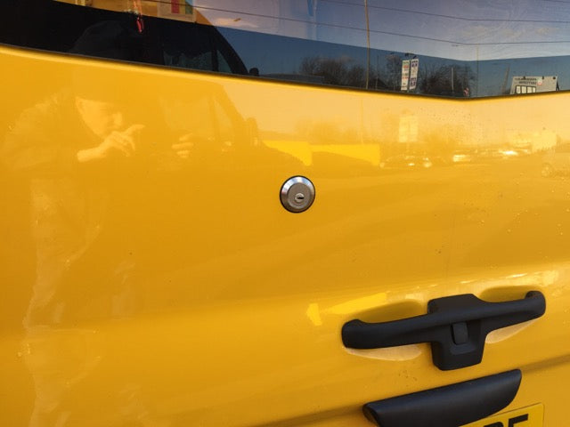 Renault Trafic tailgate slamlock