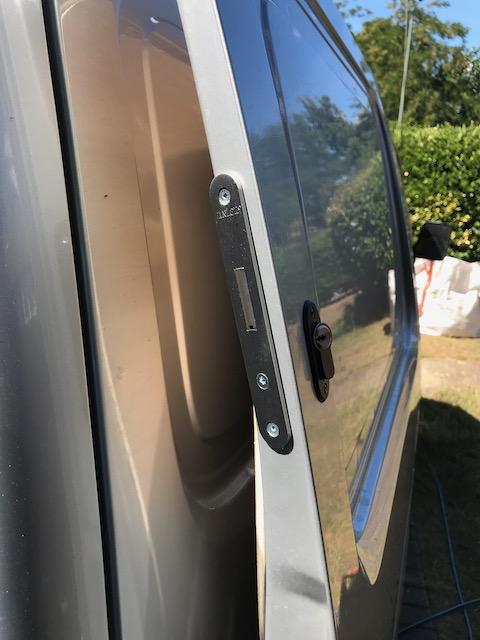 Suzuki Carry sliding door deadlock