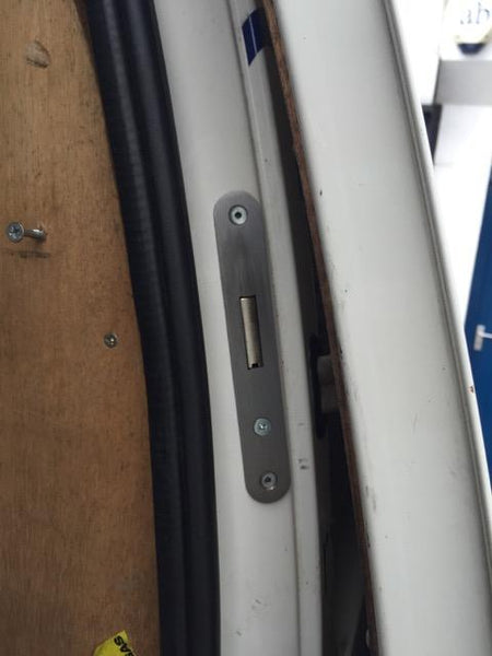 Toyota Hiace Powervan sliding door deadlock