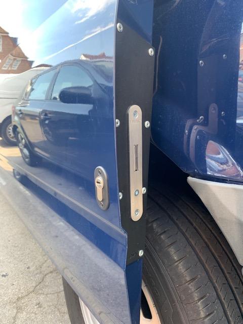 Transit Mk6 and Mk7 sliding door deadlock with plate