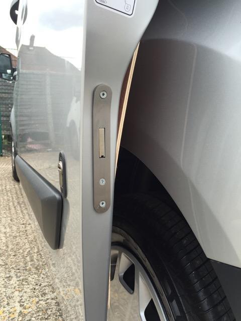 Transit Custom glazed sliding door deadlock