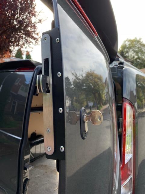 Transit Custom rear door high hooklock pro