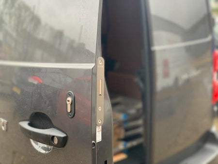 New Vauxhall Vivaro rear door deadlock
