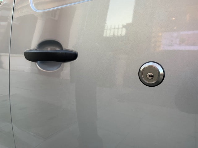 New Vivaro 2019 sliding door slamlock