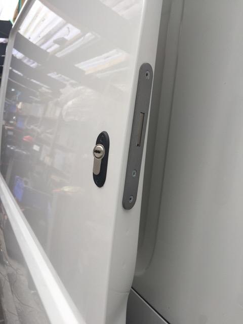 VW Transporter T6 sliding door deadlock